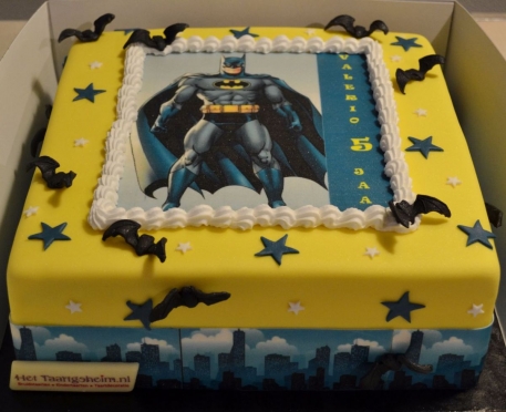 Derde Roman Jong Batman taart - Het Taartgeheim