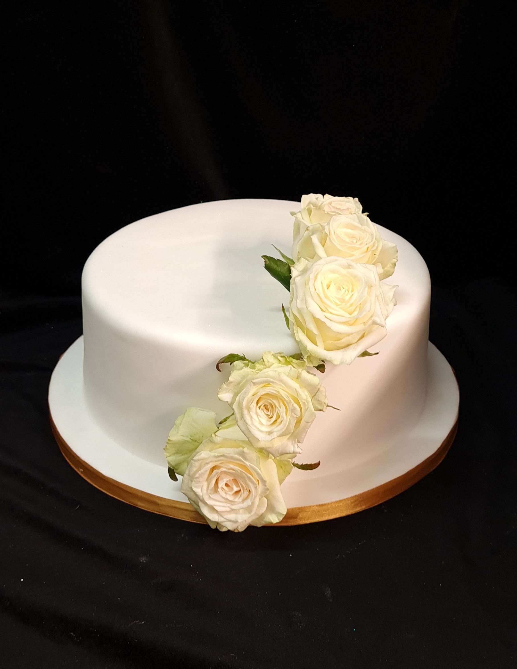 Aansnijtaart rozen B247