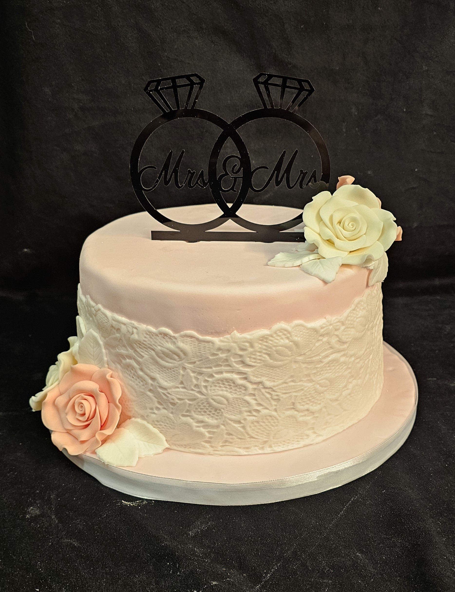 Aansnijtaart roze met kant B248 - Afbeelding 2